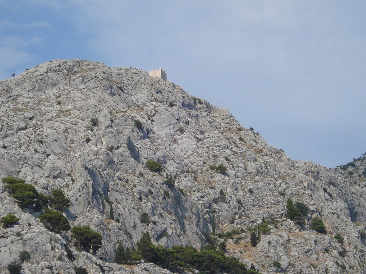 Starigrad erod fortica omis