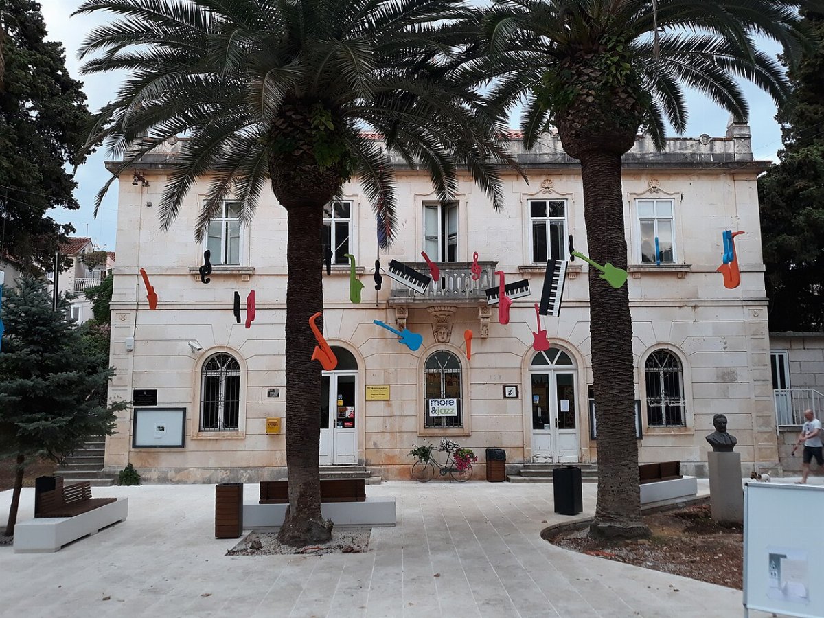 Kozseghaza sutivan